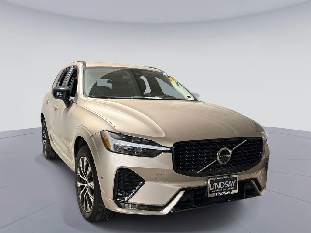 Used 2025 Volvo XC60 B5 Plus image 3