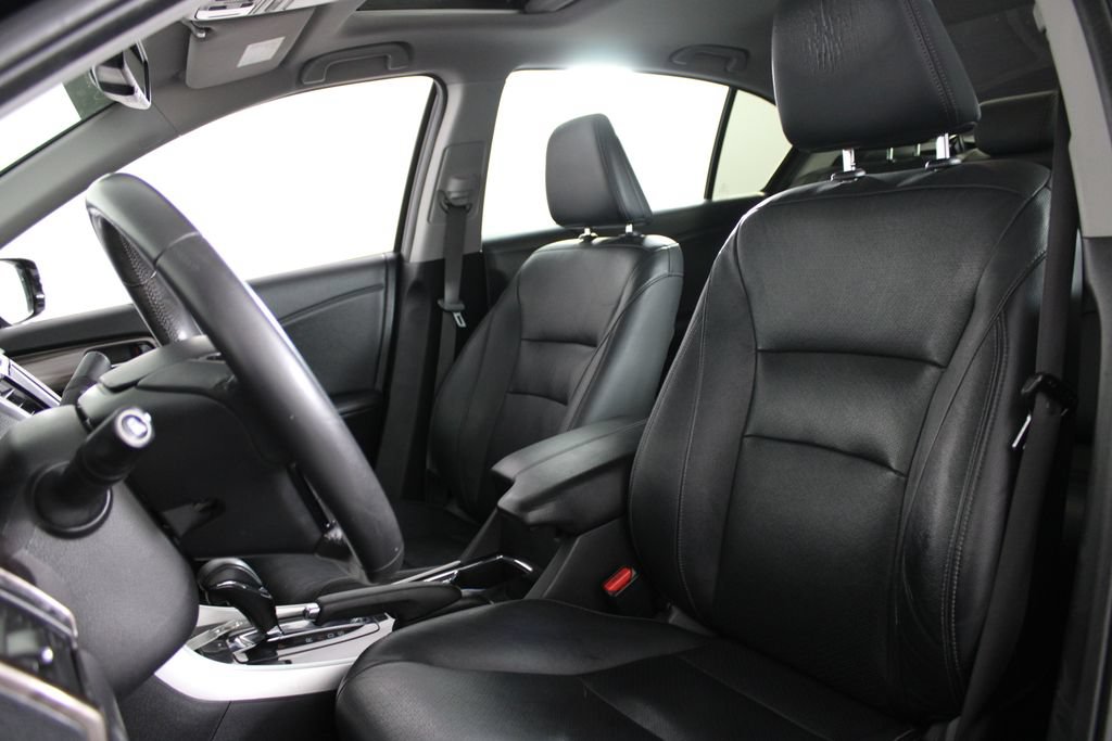 Used 2017 Honda Accord Touring image 18
