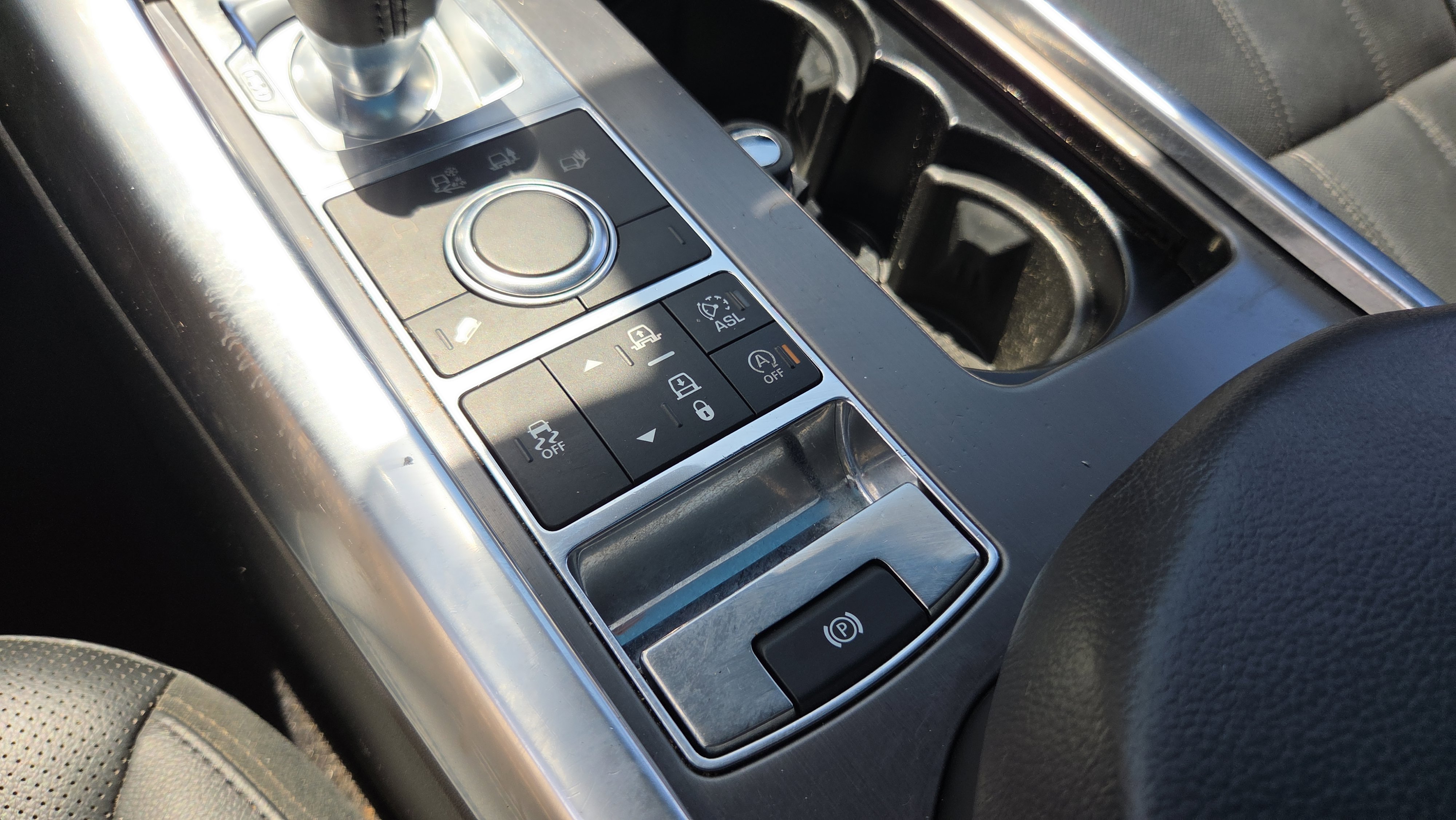 Used 2016 Land Rover Range Rover Sport SE AWD/4WD image 21