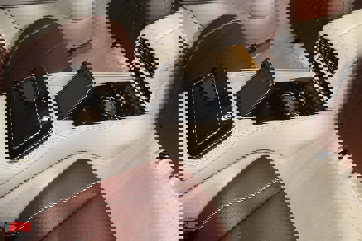 Used 2022 Mercedes-Benz Maybach GLS 600 4MATIC image 19