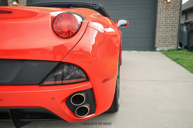 Used 2012 Ferrari California RWD image 53
