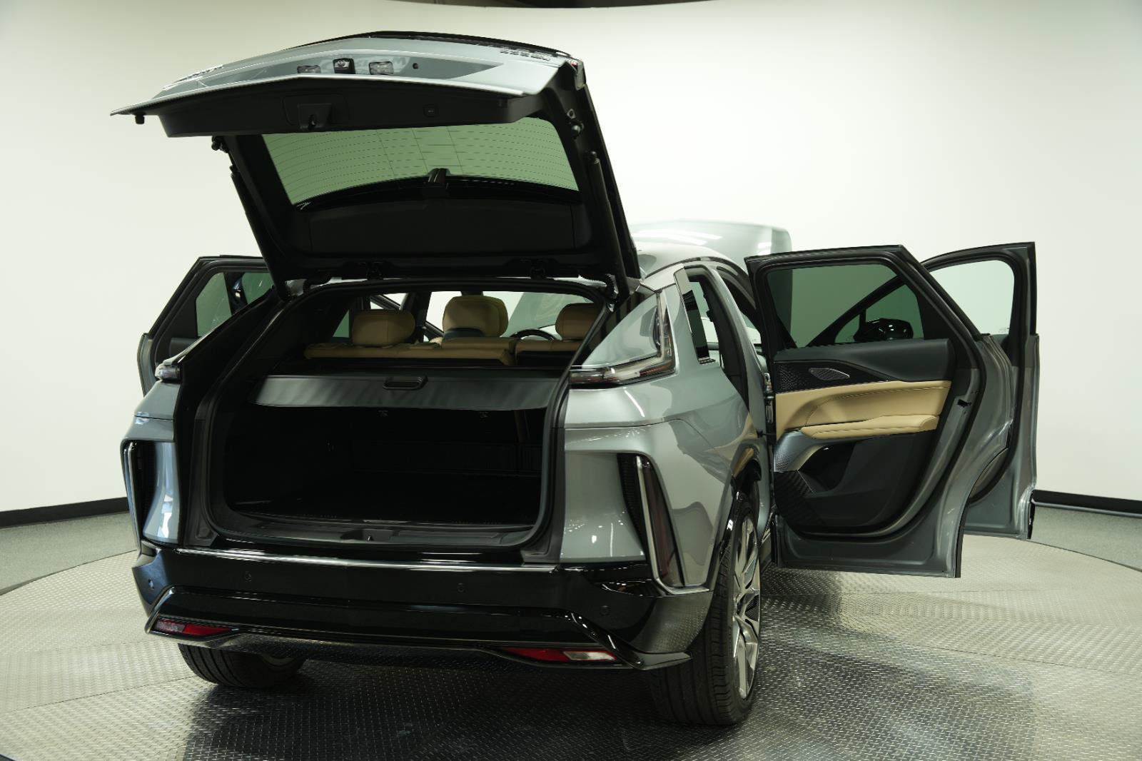 Used 2026 Cadillac Lyriq Signature Luxury w/ Nappa Leather Package AWD/4WD image 12