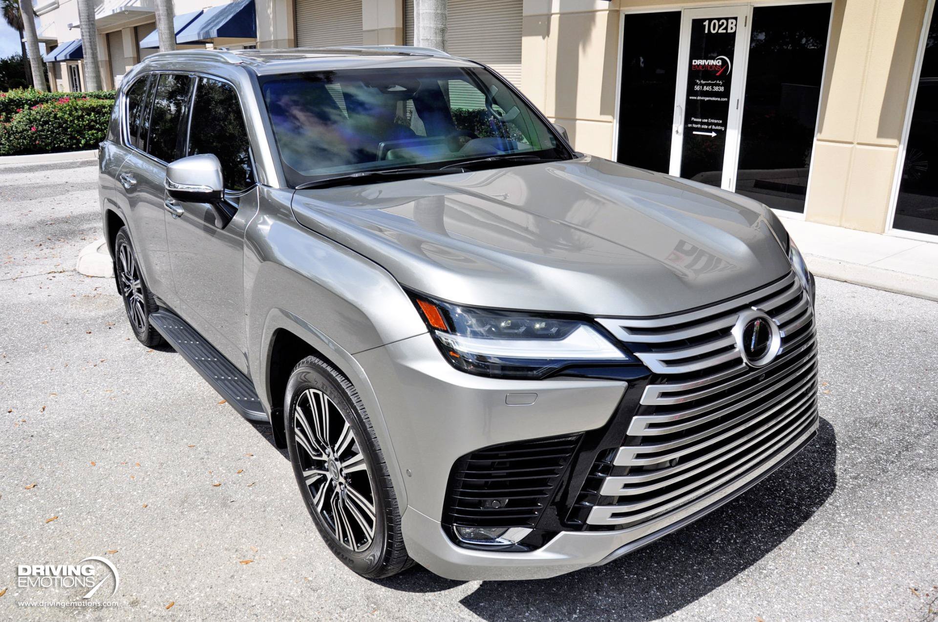 Used 2026 Lexus LX 700h Luxury AWD/4WD image 17