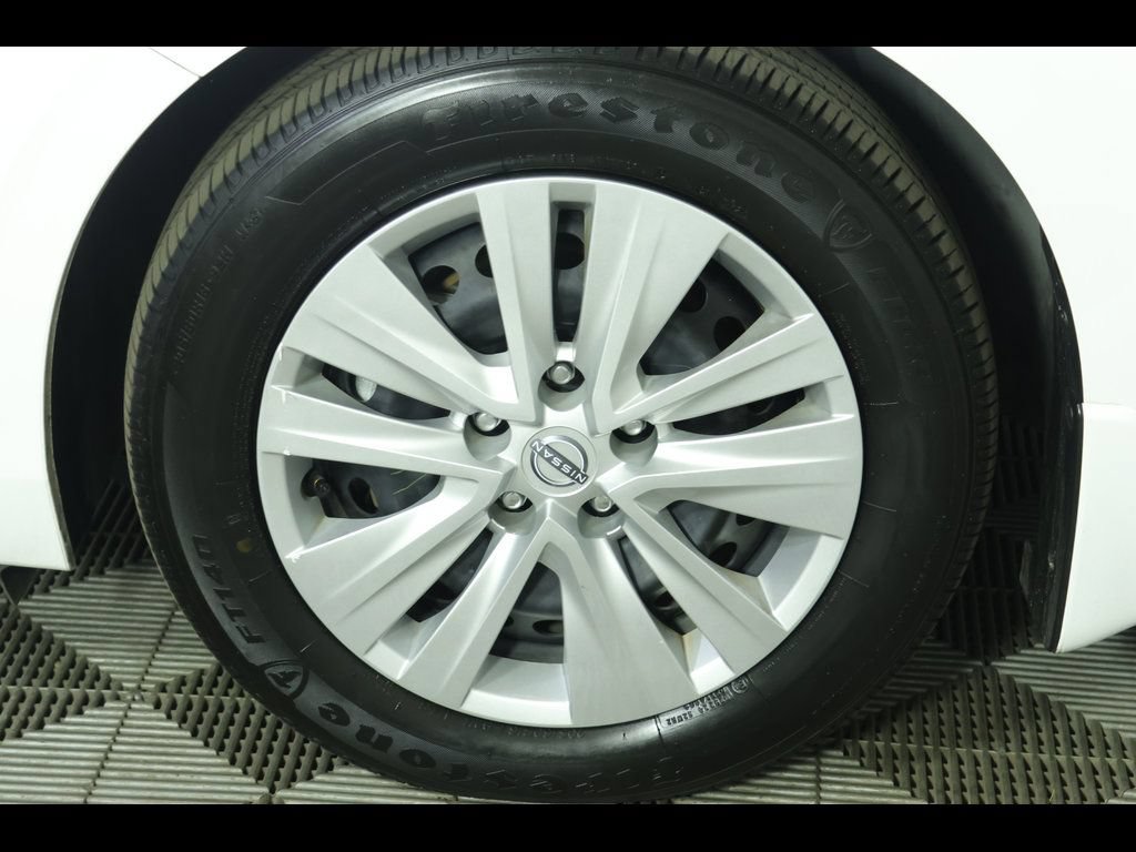 Used 2025 Nissan Sentra S FWD image 20