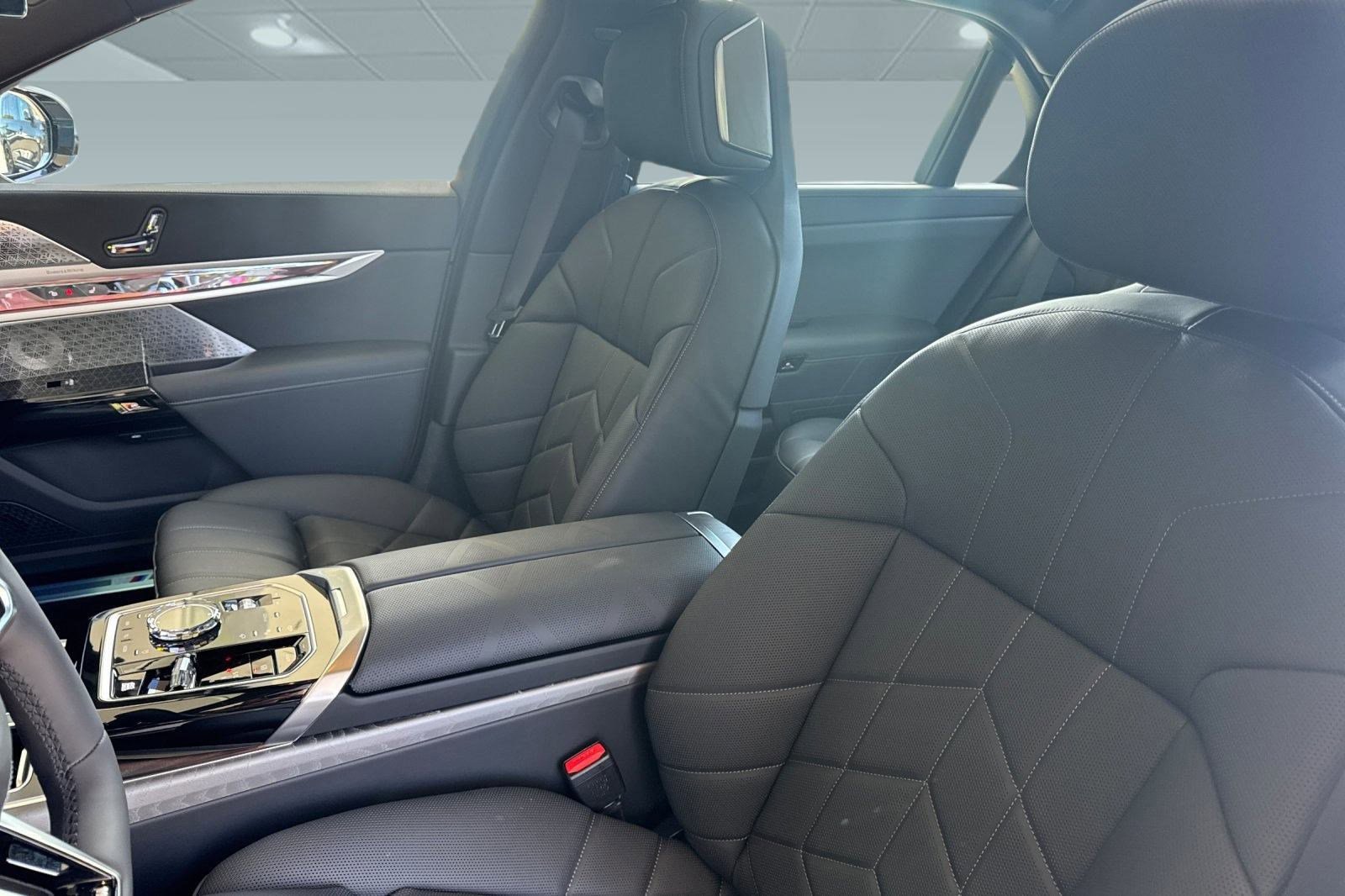 New 2025 BMW 760i xDrive image 21
