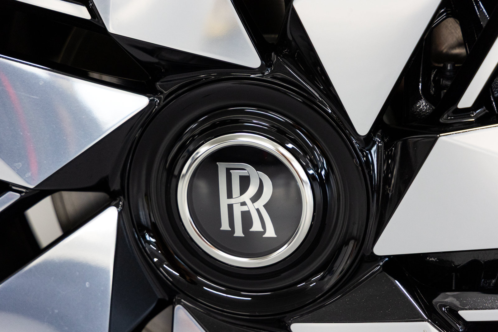 New 2027 Rolls-Royce Cullinan AWD/4WD image 21