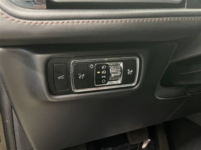 Used 2023 Lincoln Aviator AWD image 10
