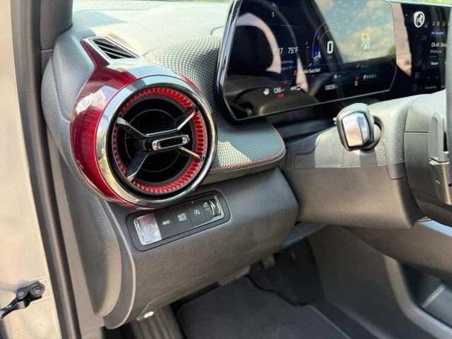 Used 2025 Chevrolet Equinox RS w/ Safety and Technology Package AWD/4WD image 18