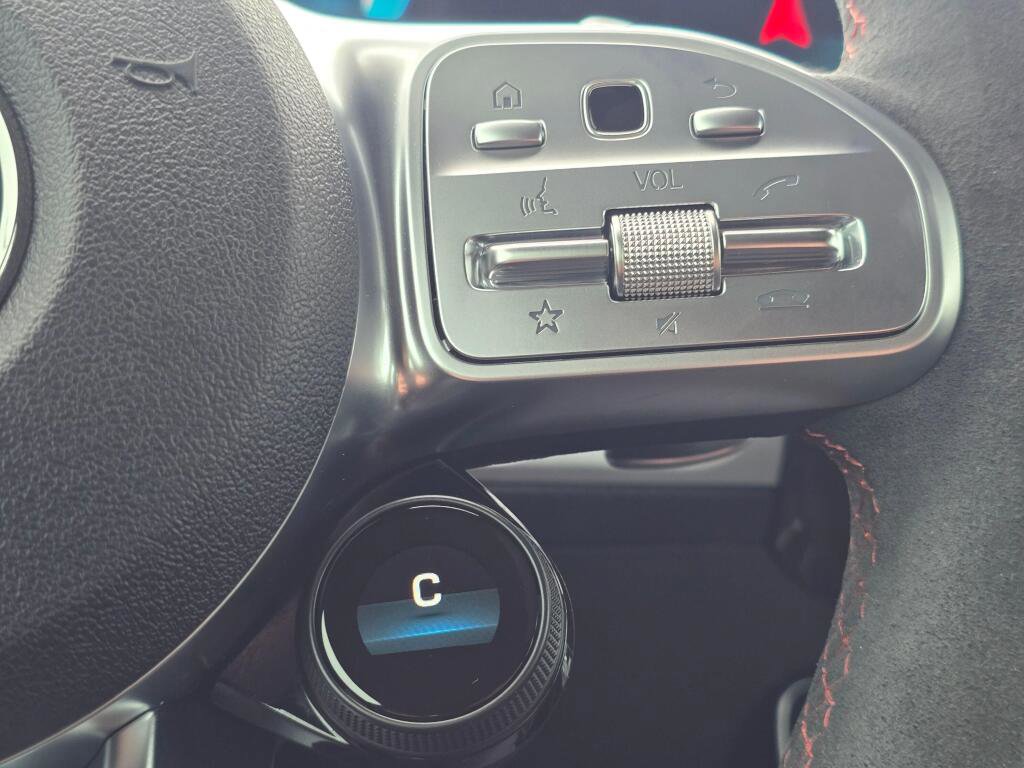 Used 2022 Mercedes-Benz GLB 35 AMG 4MATIC image 46