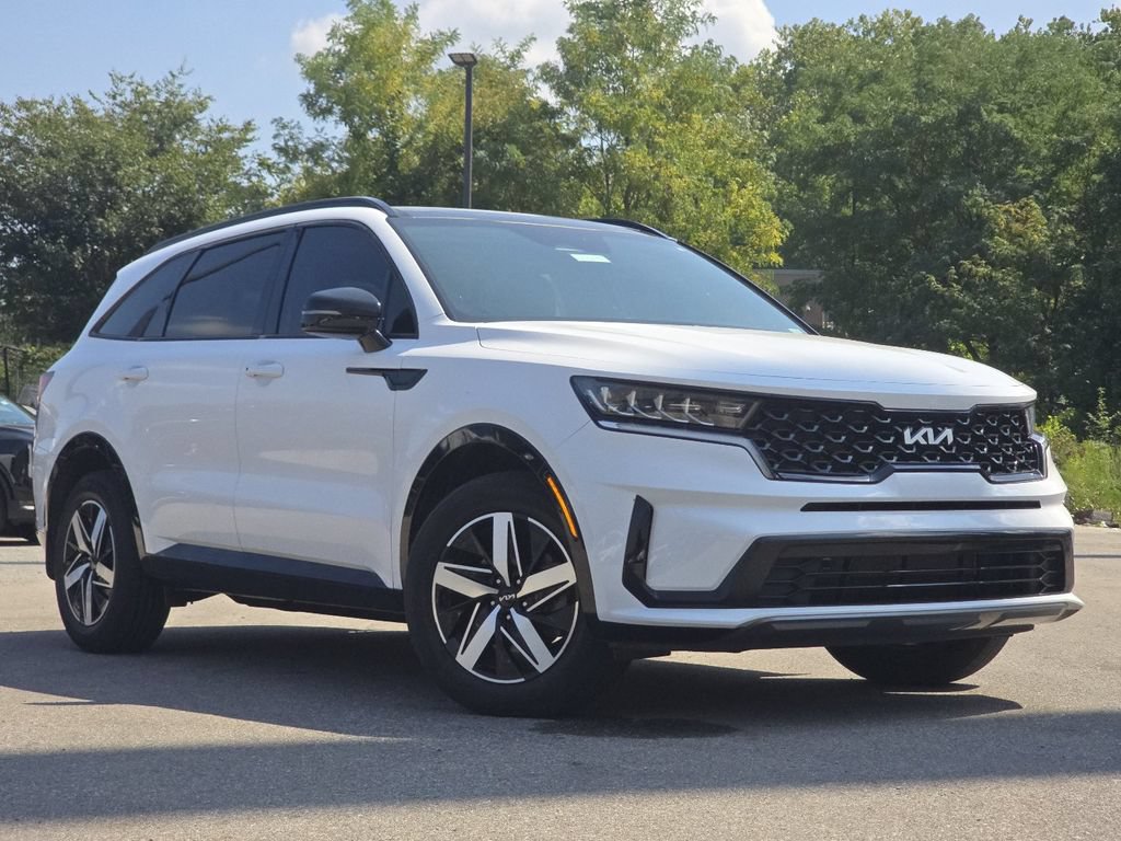 Used 2022 Kia Sorento S w/ Panoramic Sunroof Package FWD image 2