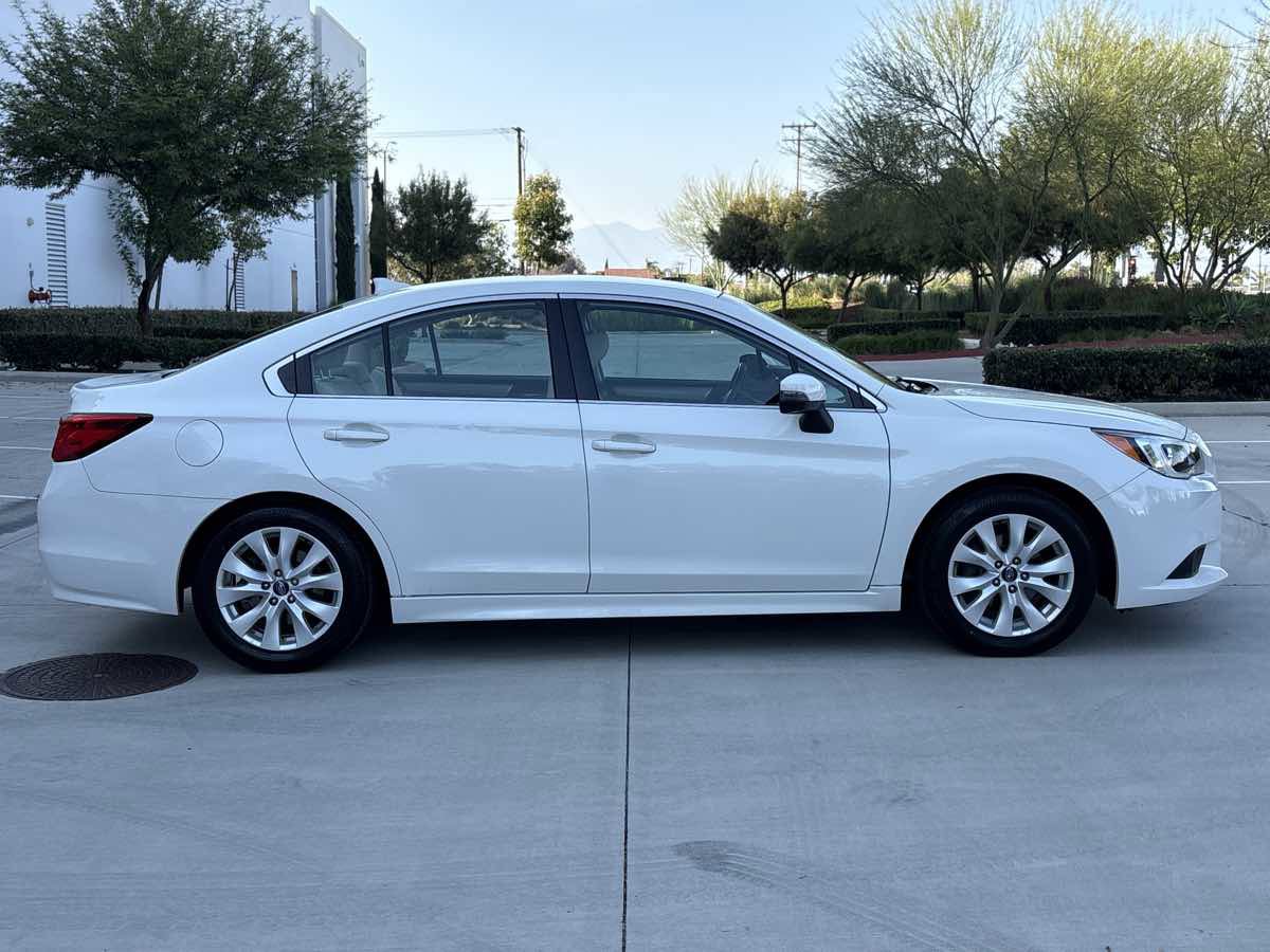 Used 2017 Subaru Legacy 2.5i Premium AWD/4WD image 2