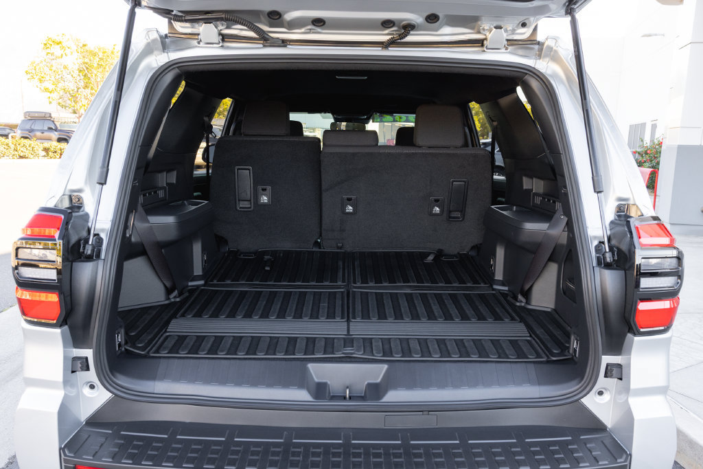 Certified 2025 Toyota 4Runner SR5 AWD/4WD image 8