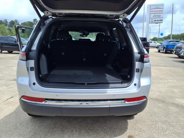 Used 2024 Jeep Grand Cherokee Limited RWD image 18