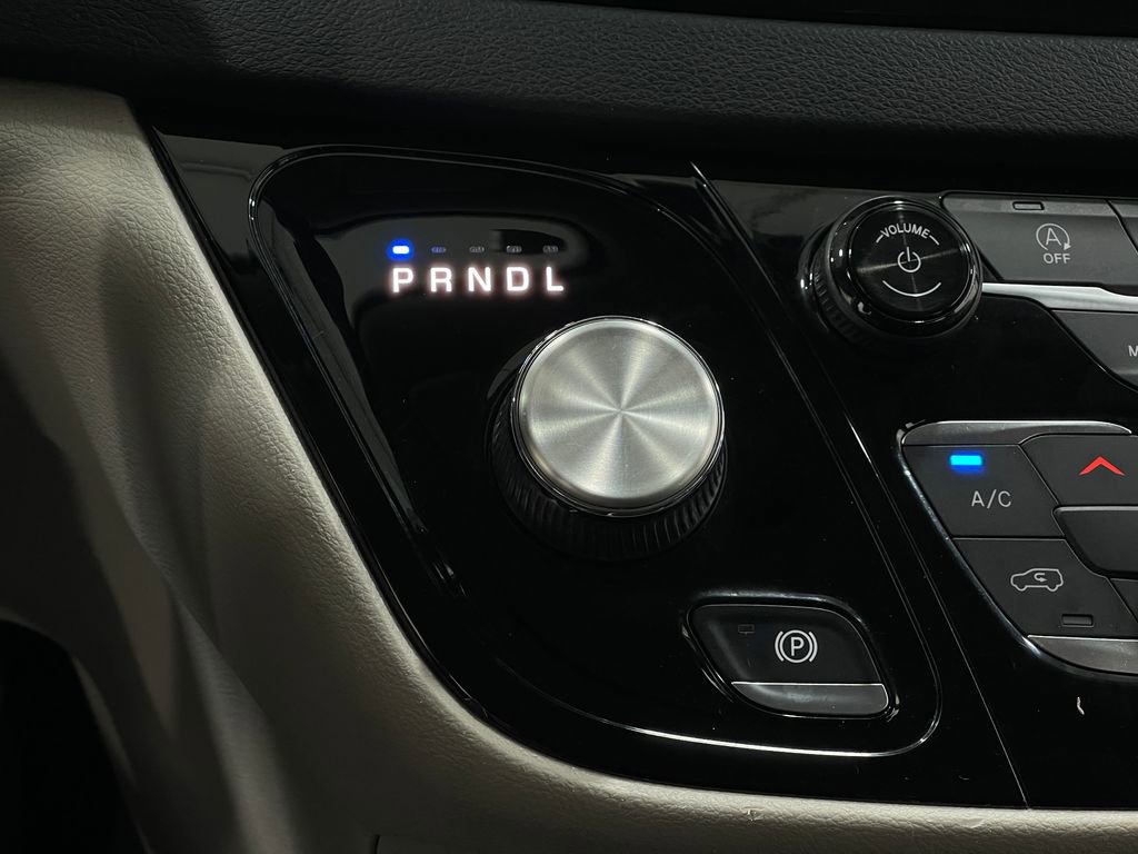 Used 2020 Chrysler Voyager Lxi image 27