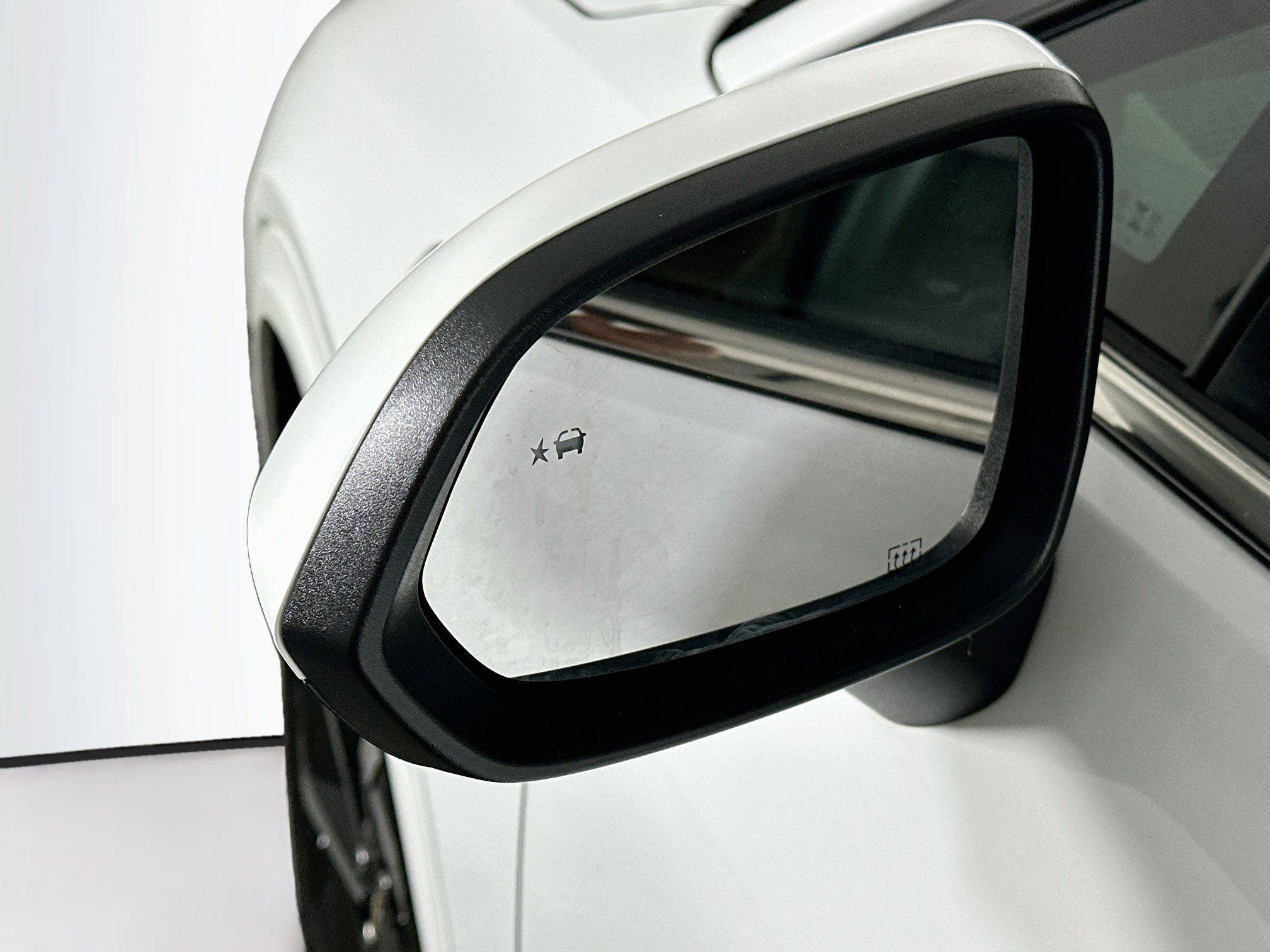Used 2024 Chevrolet Equinox EV LT w/ LPO, All-Weather Mat Package FWD image 16