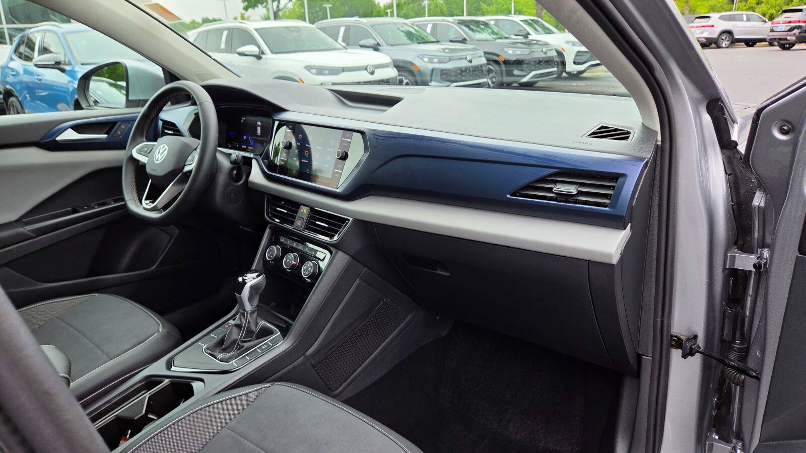 Used 2023 Volkswagen Taos SE w/ Panoramic Sunroof Package FWD image 42