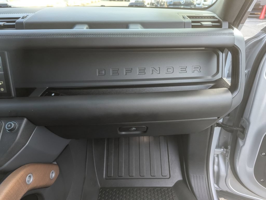 Used 2020 Land Rover Defender 110 X AWD/4WD image 35