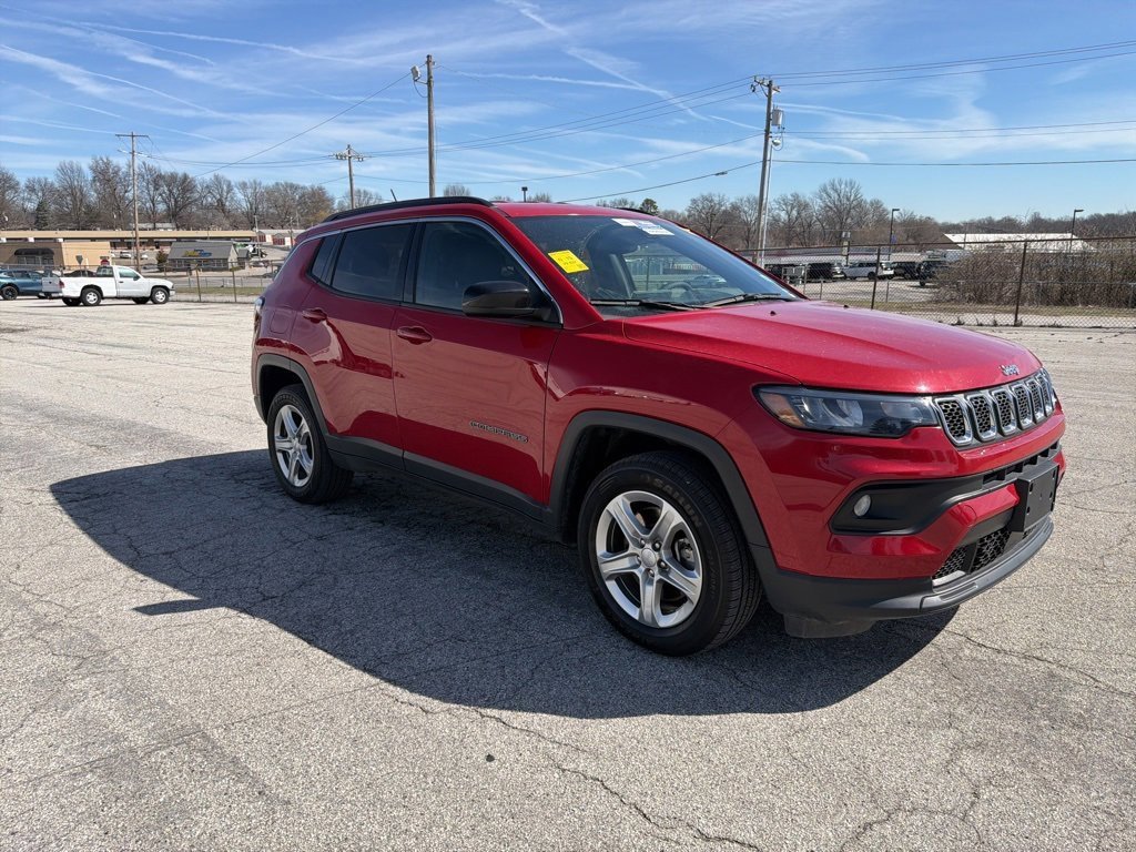 Used 2023 Jeep Compass Latitude image 5