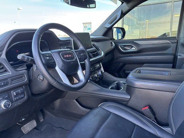 Used 2024 GMC Yukon XL SLT w/ SLT Premium Package image 10