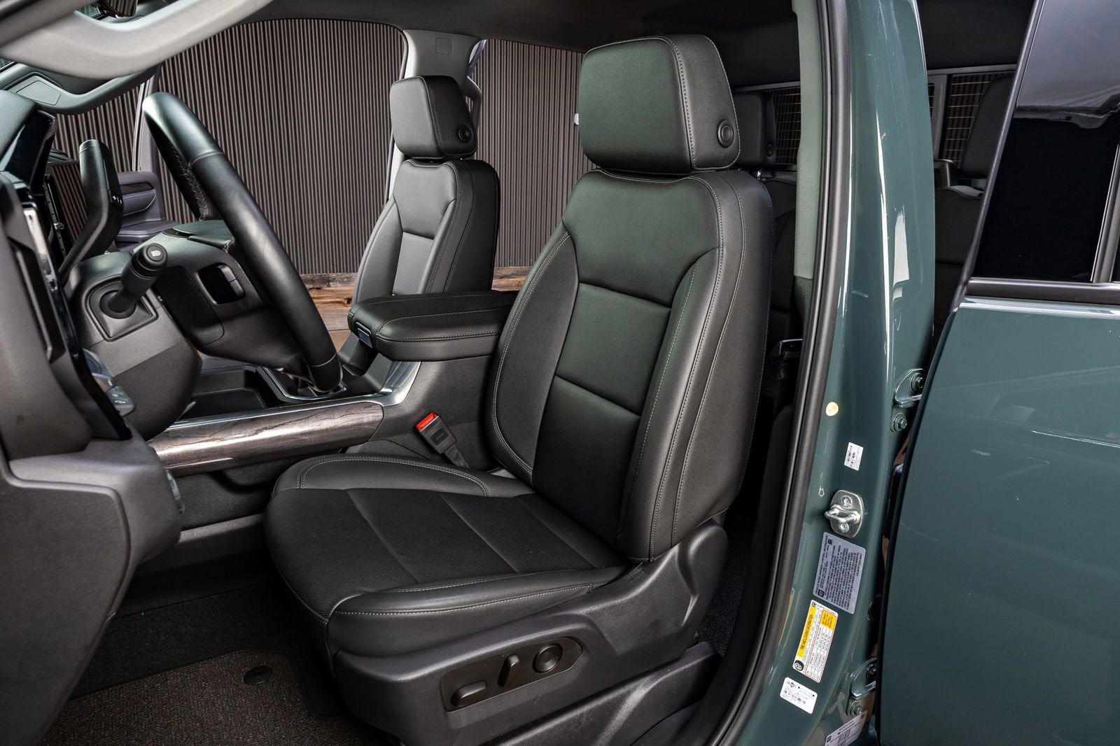 Used 2025 Chevrolet Silverado 2500 LTZ w/ Trail Boss Package image 31