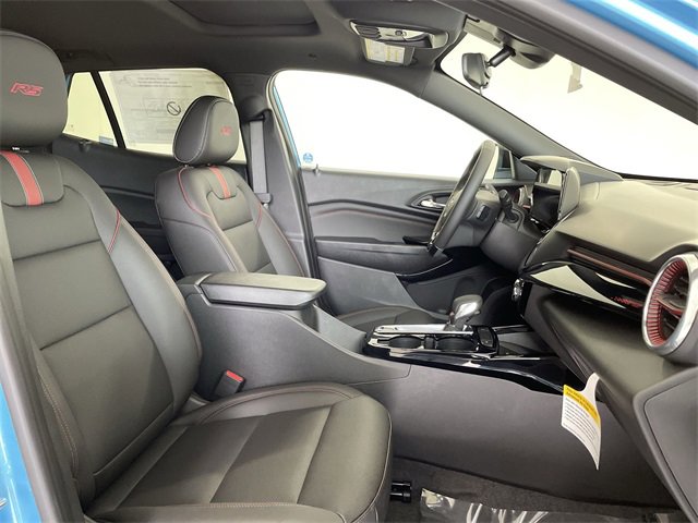 New 2025 Chevrolet Trax RS w/ Sunroof Package image 18