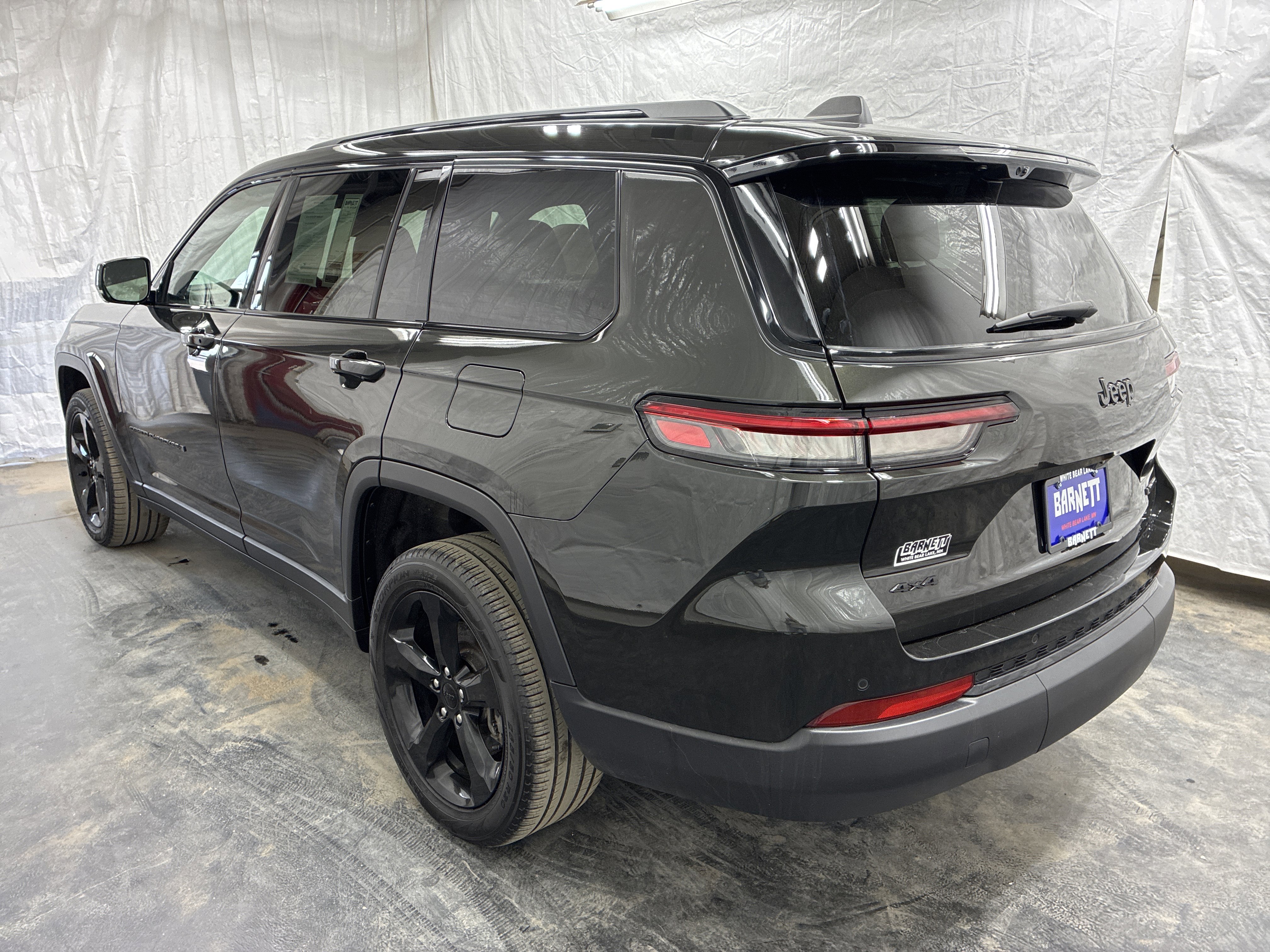 Certified 2024 Jeep Grand Cherokee L Limited w/ Luxury Tech Group II AWD/4WD image 6
