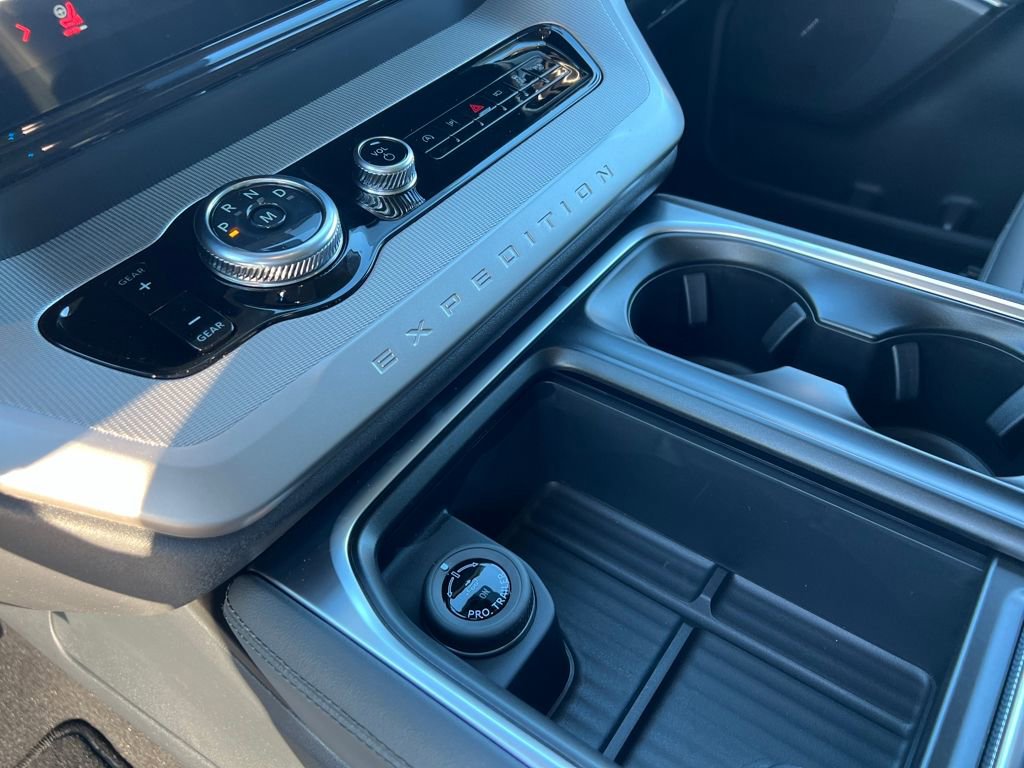 New 2026 Ford Expedition Max Active RWD image 23