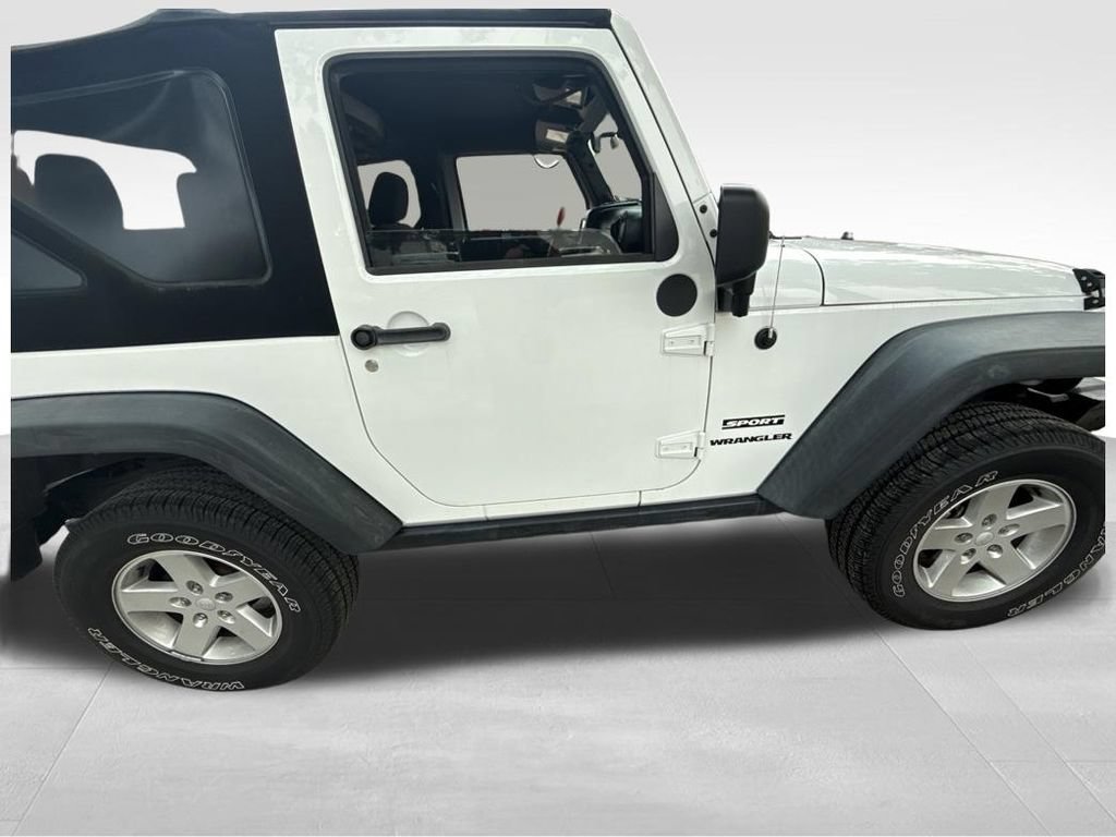 Used 2013 Jeep Wrangler Sport w/ Connectivity Group AWD/4WD image 12