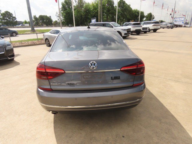Used 2017 Volkswagen Passat 1.8T SEL Premium FWD image 11