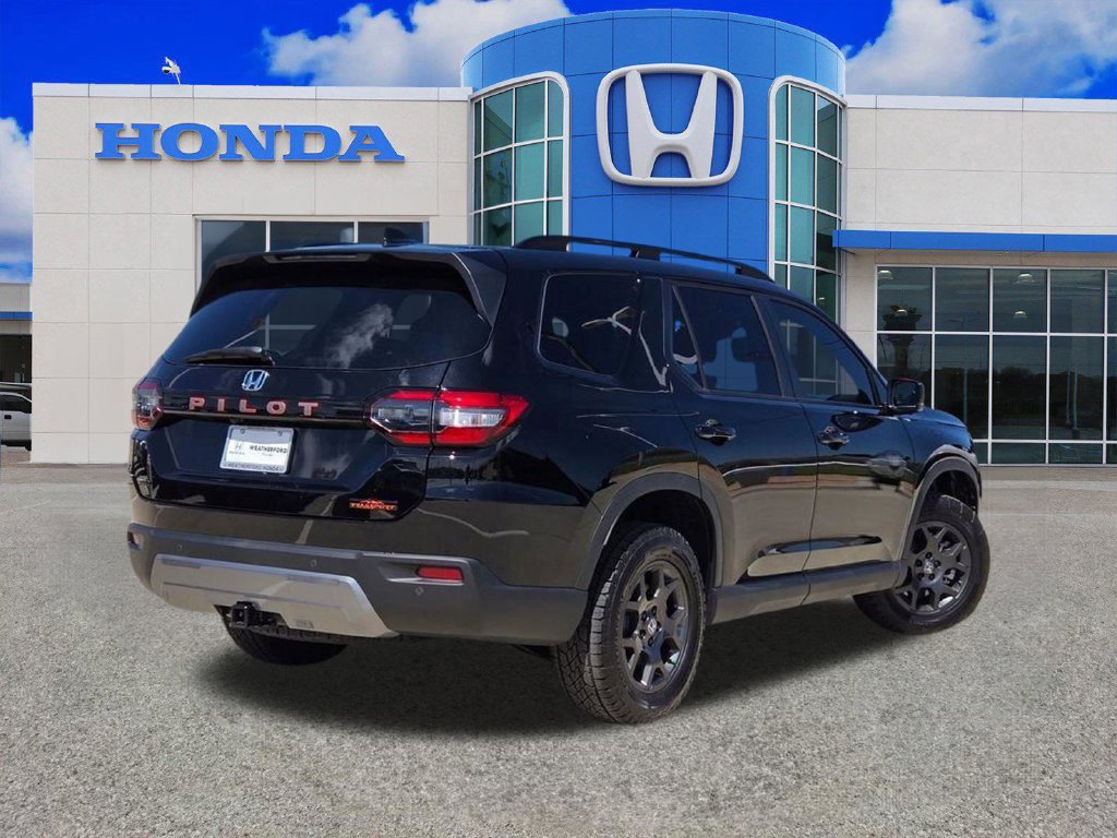 New 2026 Honda Pilot TrailSport image 3