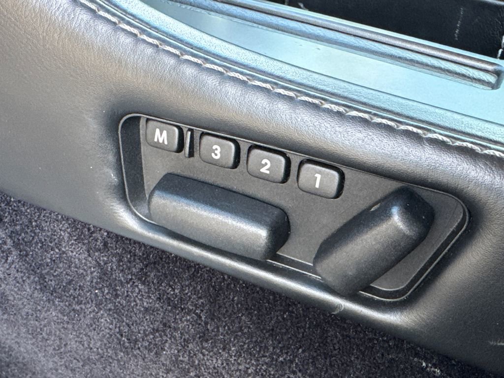 Used 2007 Aston Martin V8 Vantage Coupe image 22