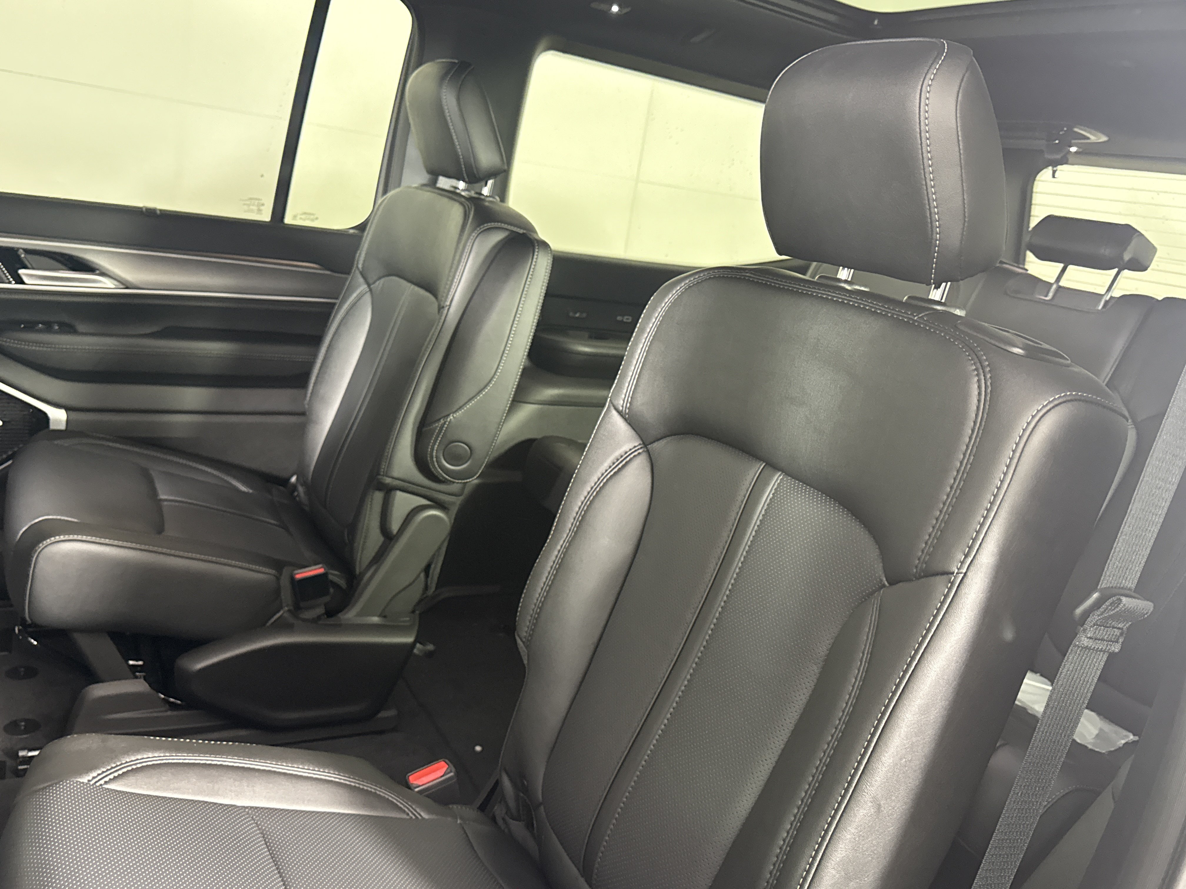 New 2026 Jeep Grand Wagoneer Limited AWD/4WD image 13