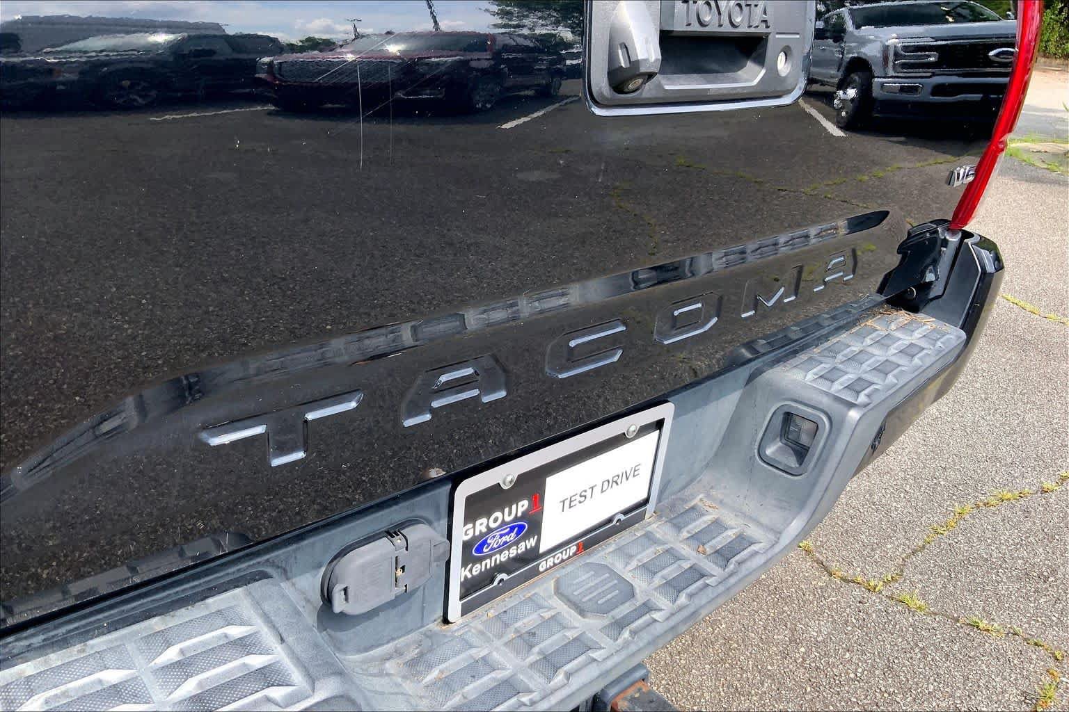 Used 2017 Toyota Tacoma TRD Sport w/ Tow Package RWD image 30