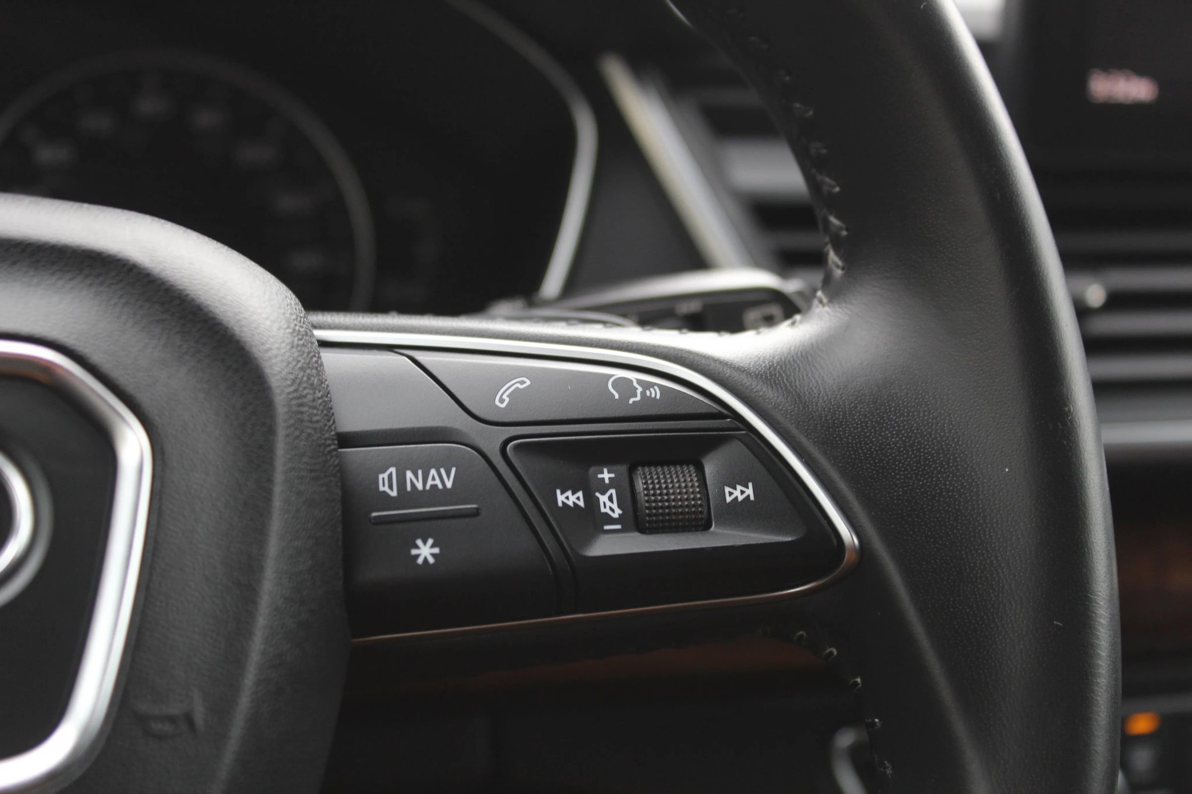 Used 2018 Audi Q5 2.0T Premium AWD/4WD image 26