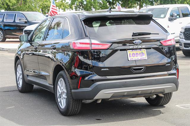 Used 2024 Ford Edge SEL image 2