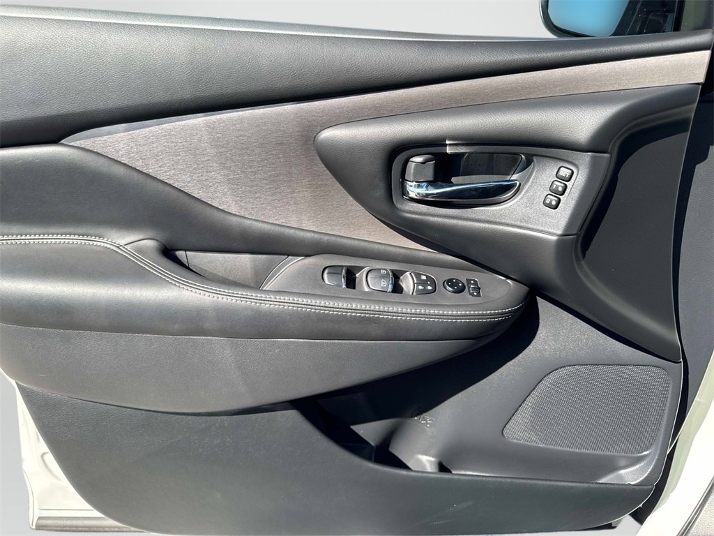 Used 2023 Nissan Murano SL w/ Cargo Package image 10