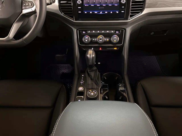 Used 2023 Volkswagen Atlas Cross Sport SE AWD/4WD image 16