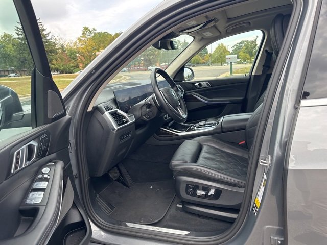 Used 2024 BMW X7 xDrive40i image 23