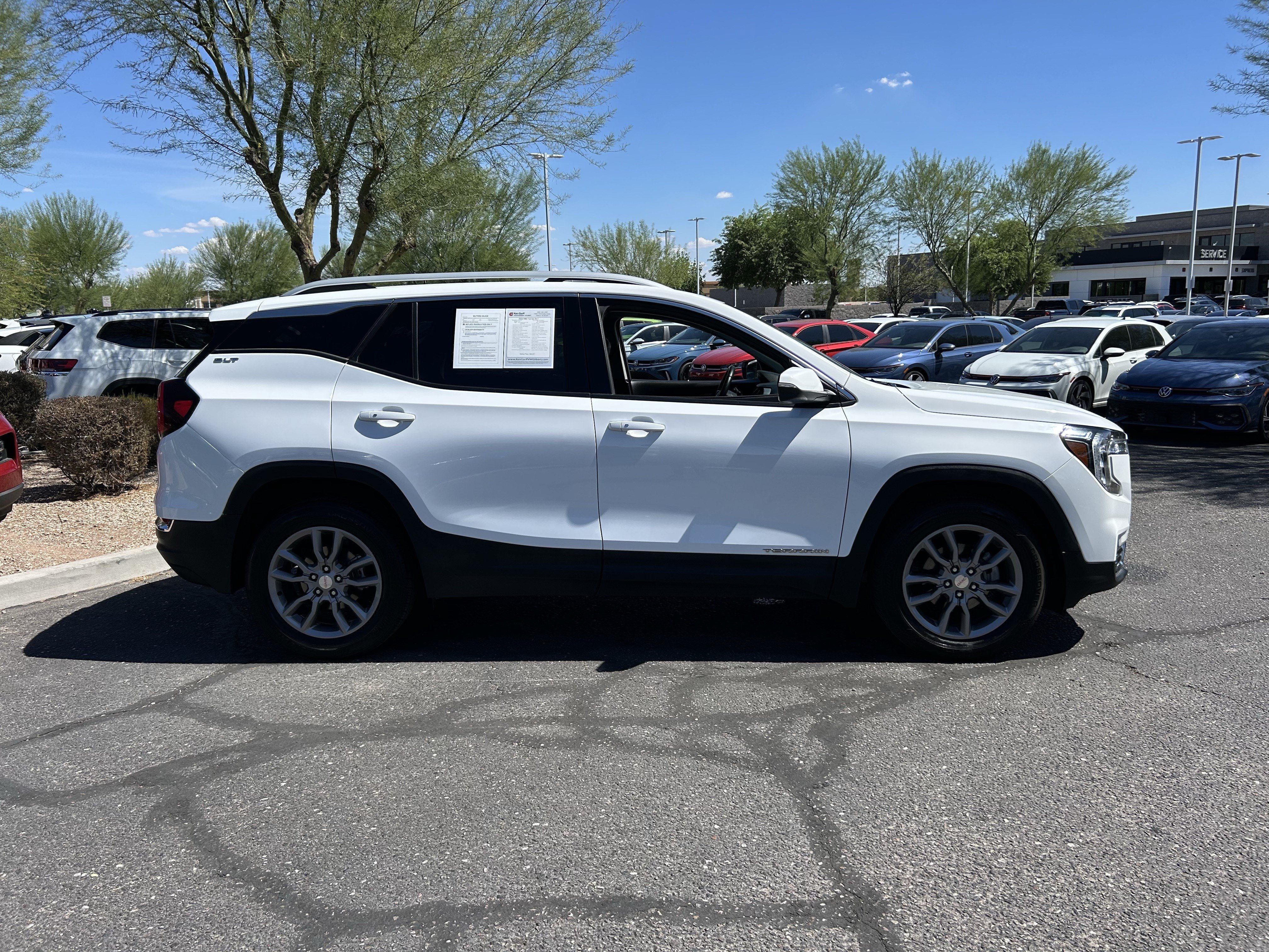 Used 2024 GMC Terrain SLT AWD/4WD image 5