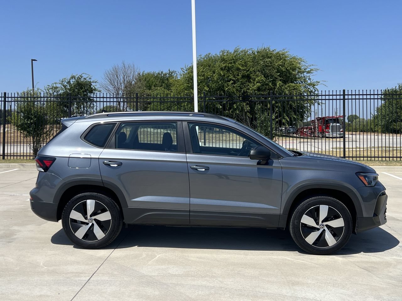 Used 2026 Volkswagen Taos S AWD/4WD image 3