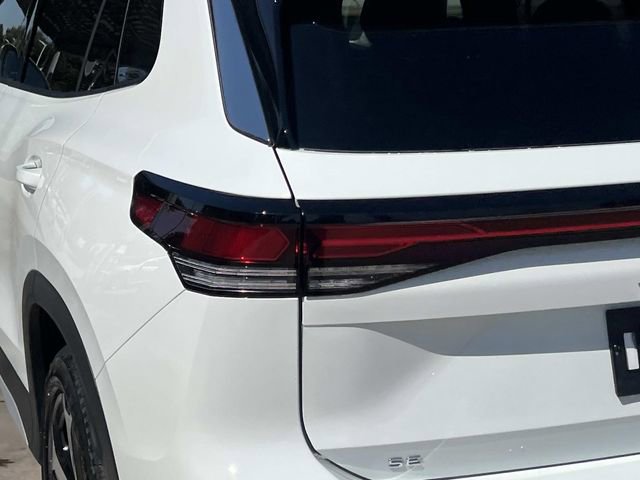 New 2026 Volkswagen Tiguan SE FWD image 5