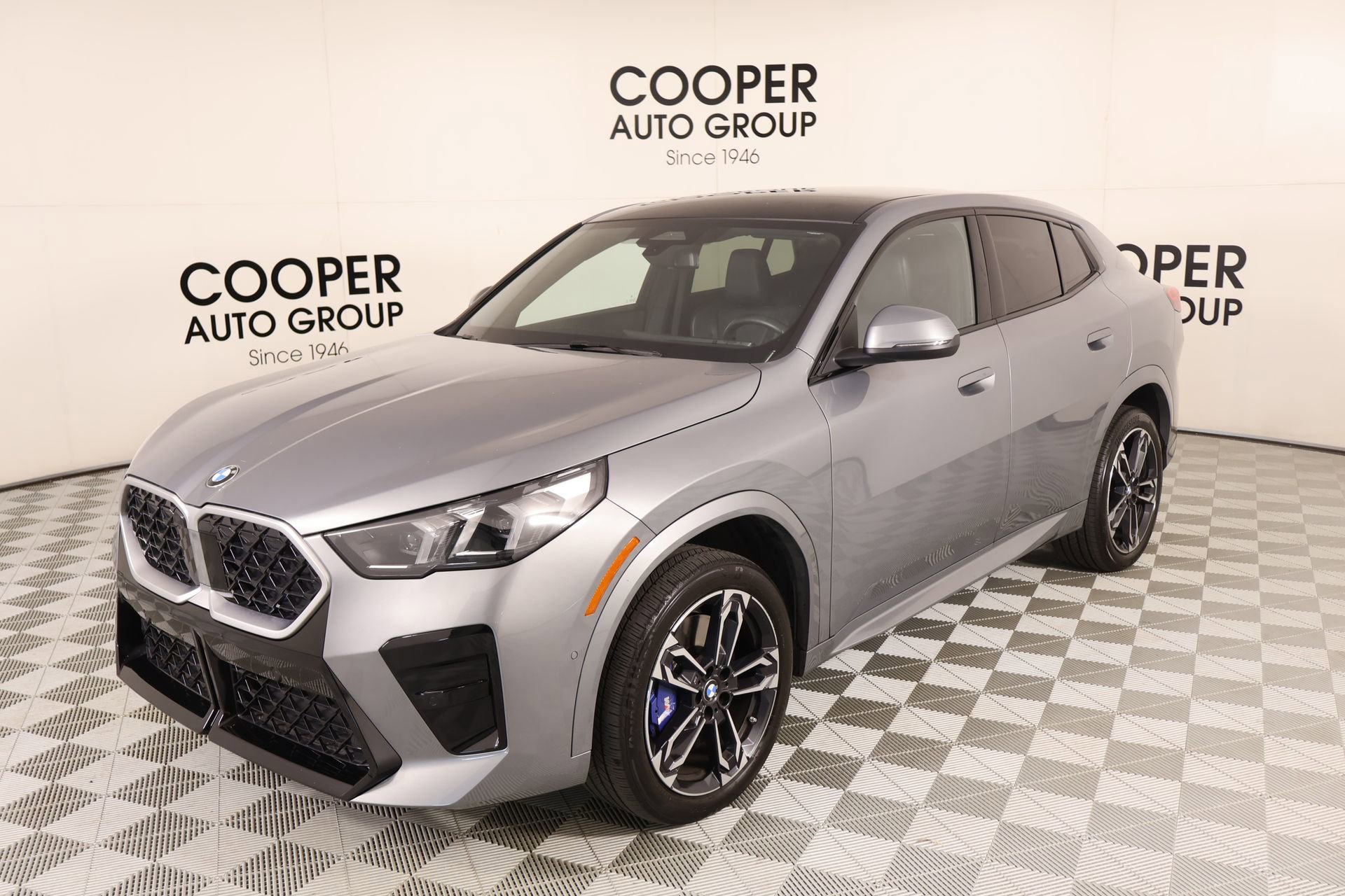 Used 2025 BMW X2 xDrive28i AWD/4WD image 11