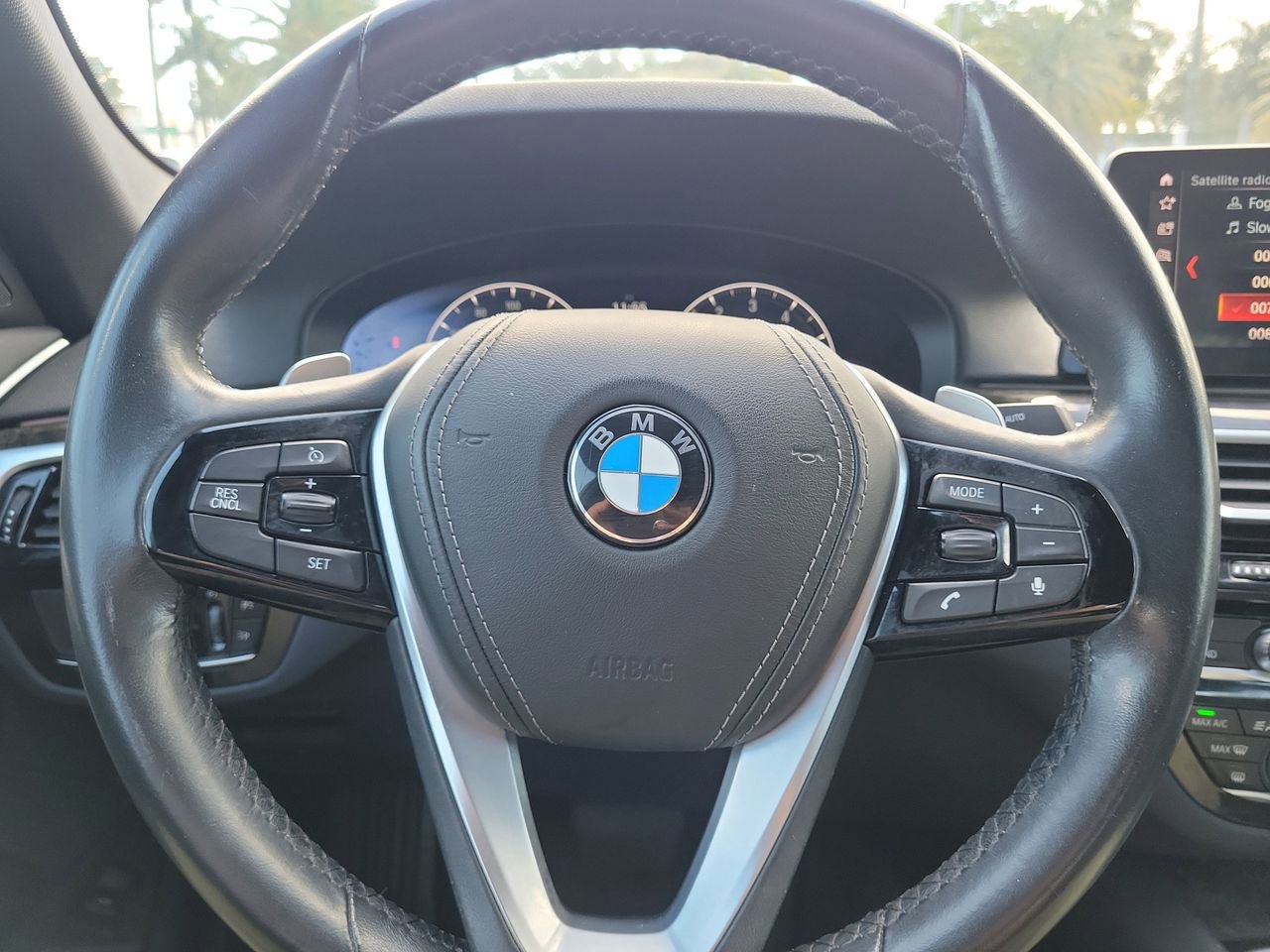Used 2019 BMW 540i w/ Executive Package image 31