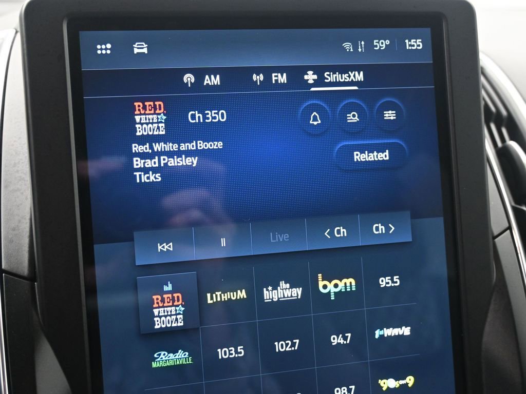 Used 2024 Ford Edge Titanium image 18