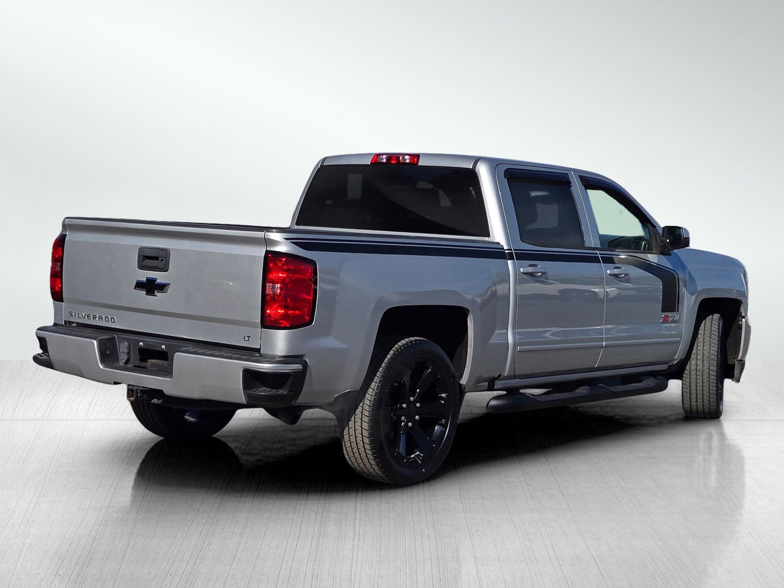 Used 2016 Chevrolet Silverado 1500 LT w/ Rally 2 Edition image 4