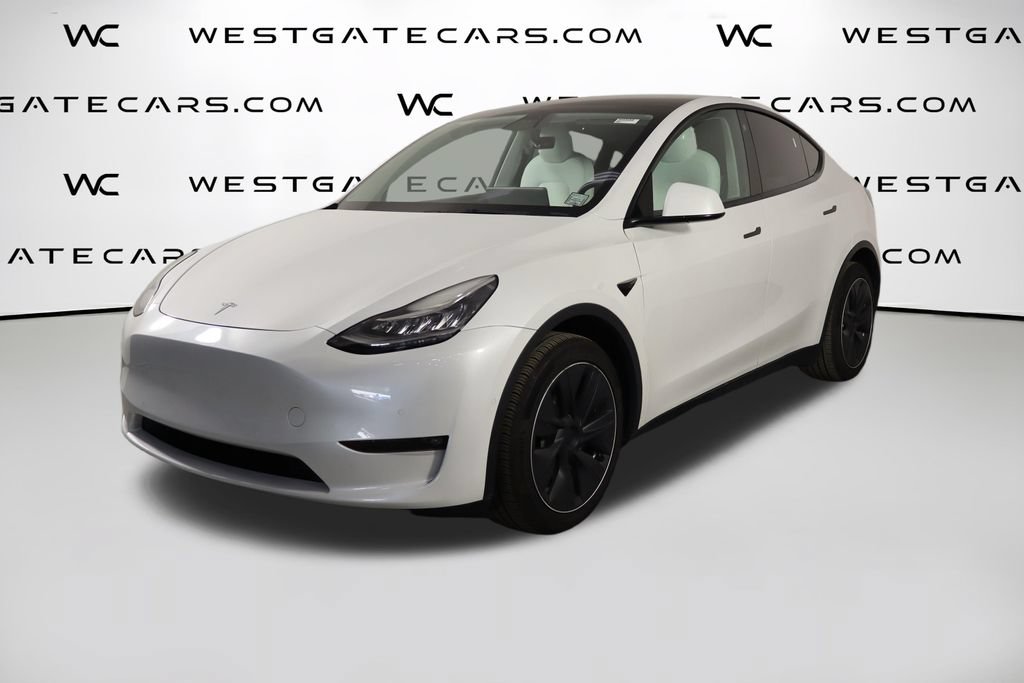Used 2022 Tesla Model Y Long Range AWD/4WD image 1