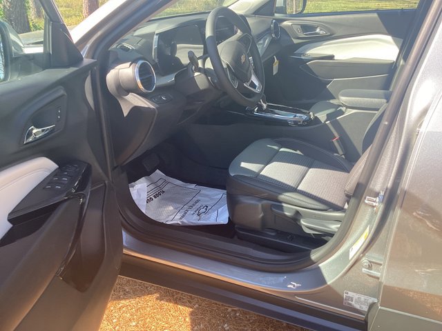 New 2026 Chevrolet Trax LT w/ Driver Confidence Package image 9