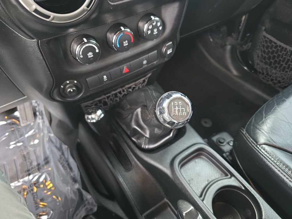 Used 2018 Jeep Wrangler Unlimited Sahara w/ Dual Top Group image 17