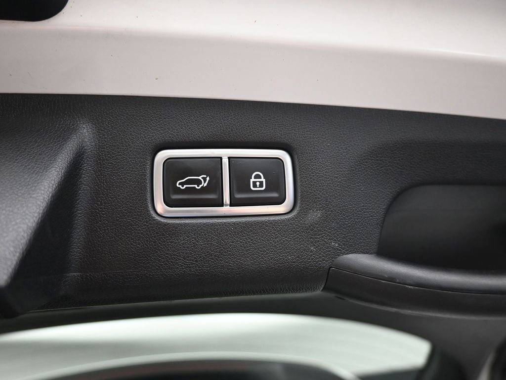 Used 2022 Kia Sorento SX Prestige w/ Panoramic Sunroof Package image 11