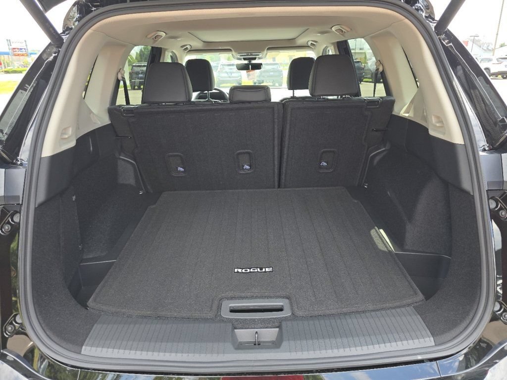New 2026 Nissan Rogue Dark Armor AWD/4WD image 13